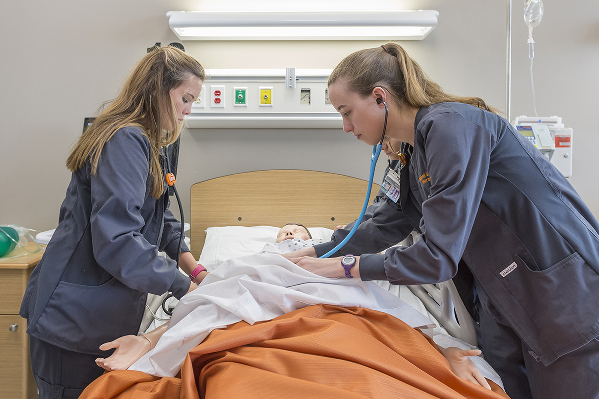 image of nursing students