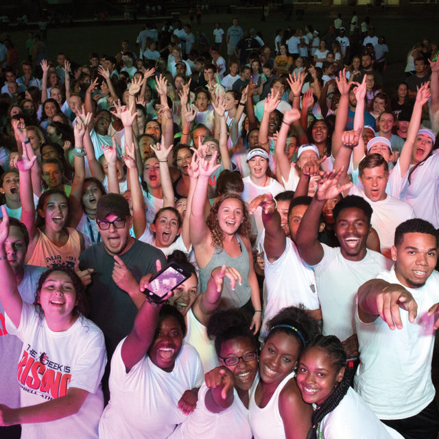 image of students during welcome week