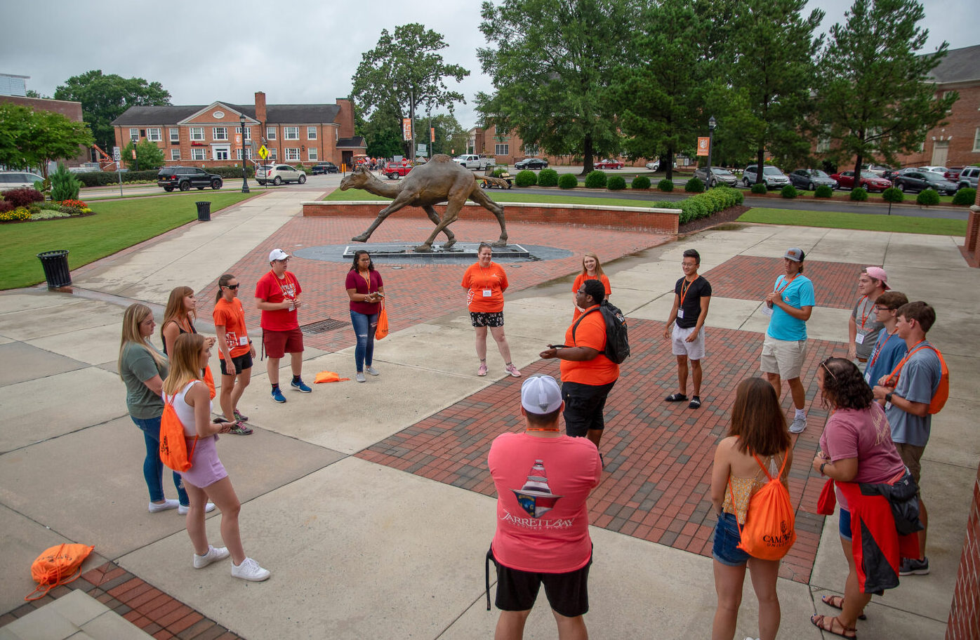 image of new student orientation group