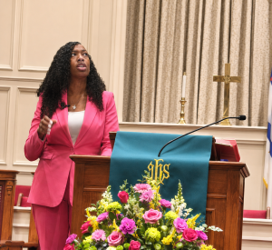 Pulpit.Woman