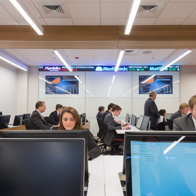 students in MTWM simulation center