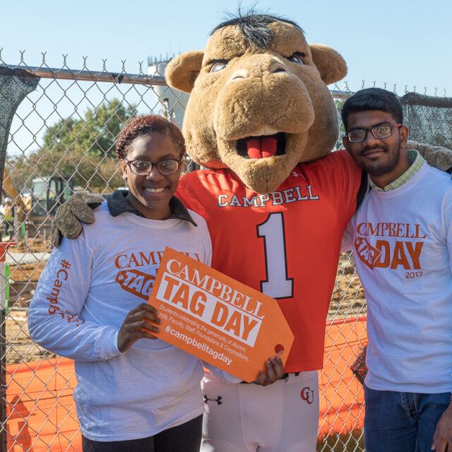 students with gaylord for tag day