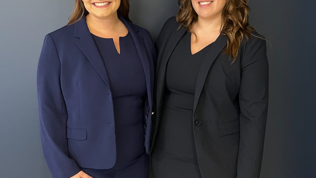 Photo of Campbell Law advocate Annaliese Spielman '26 and Hailey LaRock '26